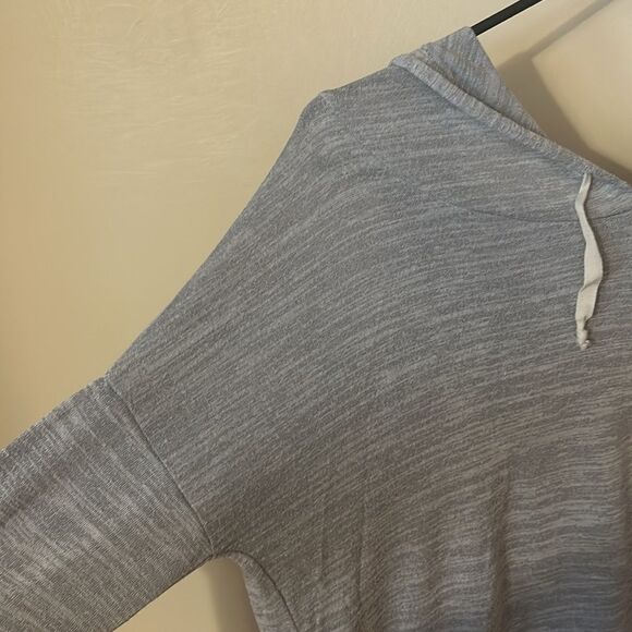 Abercrombie & Fitch High Low Hooded Sweatshirt size small - Picture 2 of 7